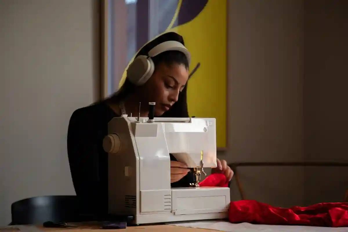 MONDO Over-Ear Greige