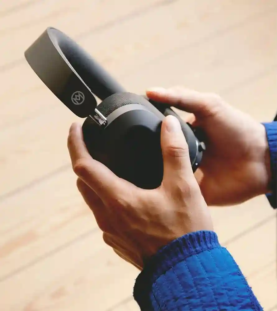 MONDO Over-Ear Sports Edition