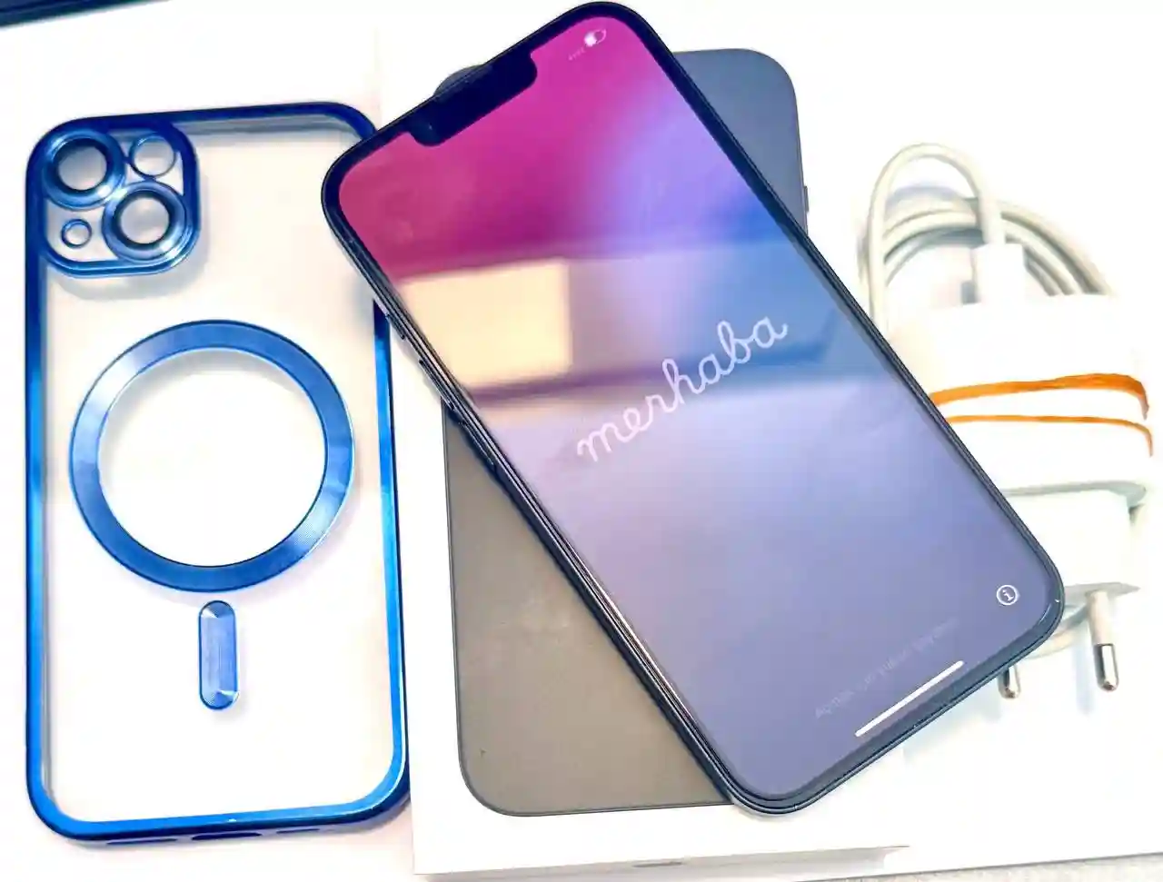 Apple iPhone 13  4 GB/ 128 GB/