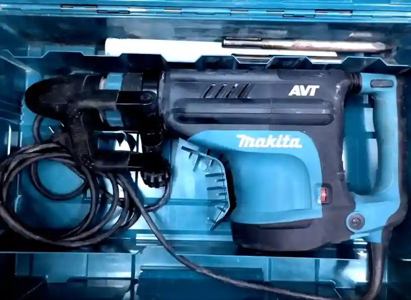 MAKITA HM1213C