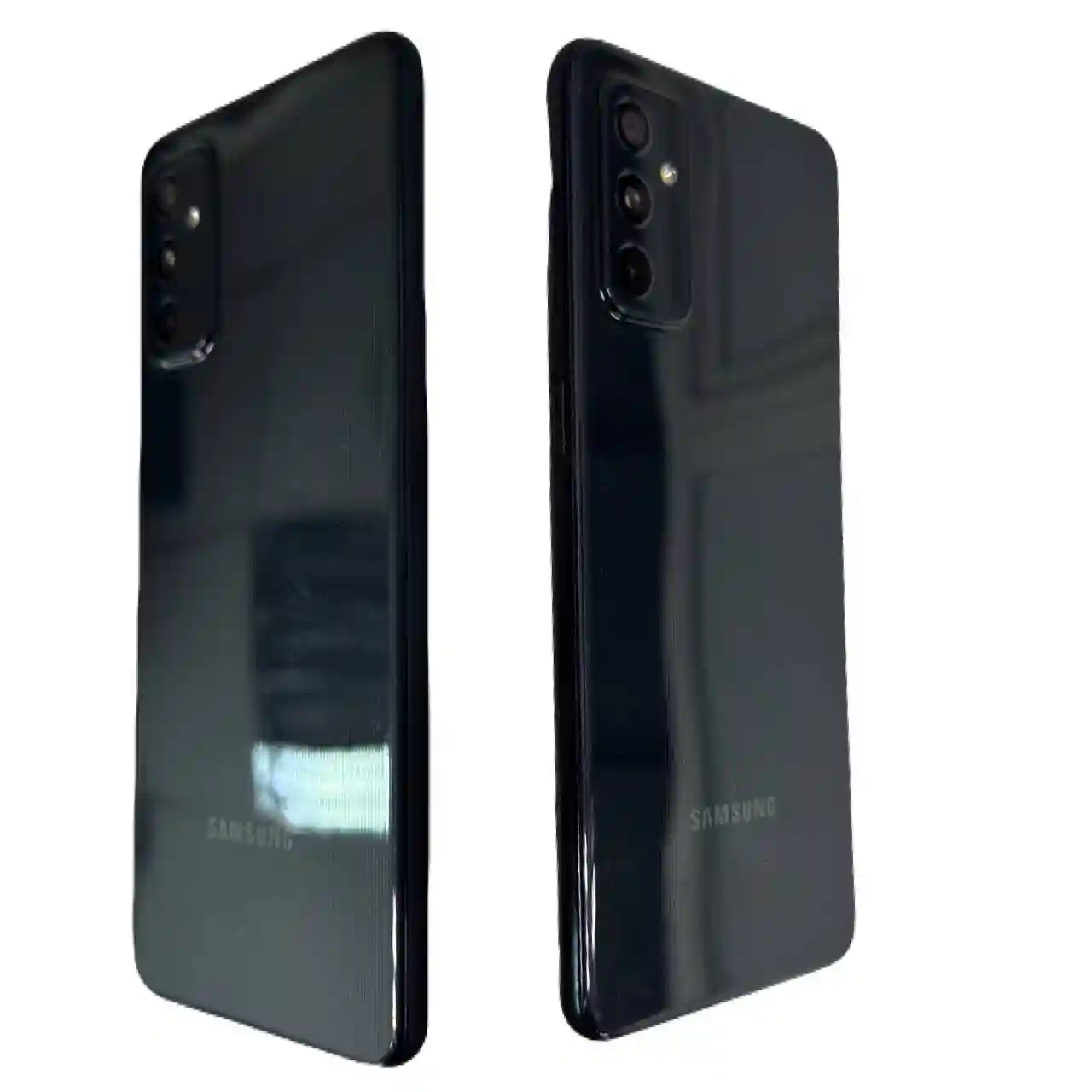 M52 6 GB/ 128 GB/