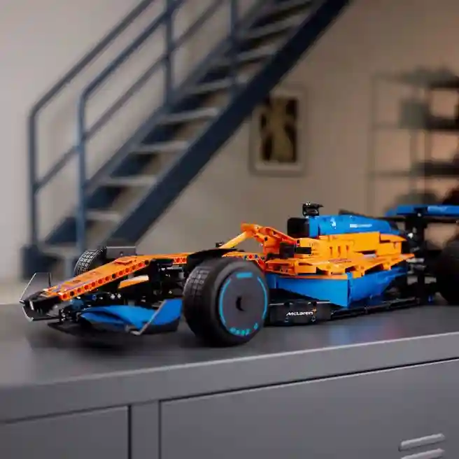Конструктор LEGO Technic Гоночный автомобиль McLAREN Formula 1 арт. 42141