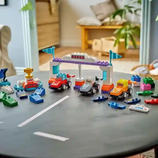 Constructor LEGO DUPLO Mașini și șoferi de curse F1, art. 10445