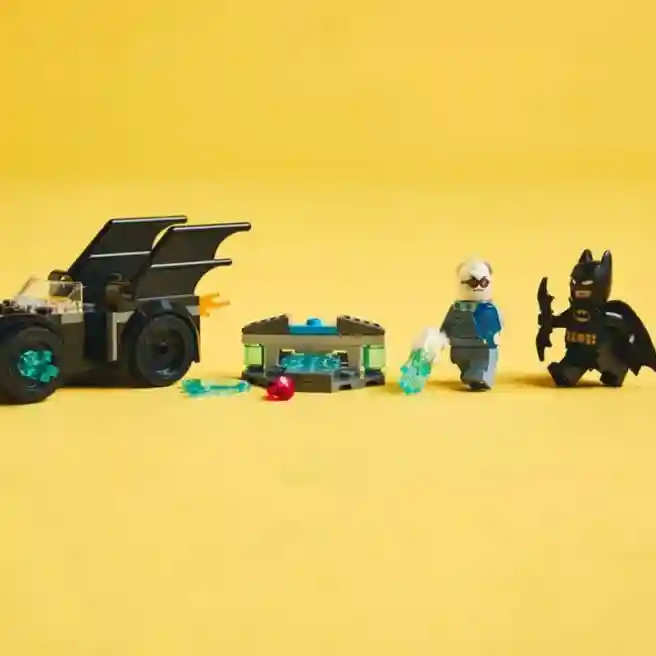 Конструктор LEGO Batman Movie Бэтмен и Бэтмобиль против Мистера Фриза, арт. 76301