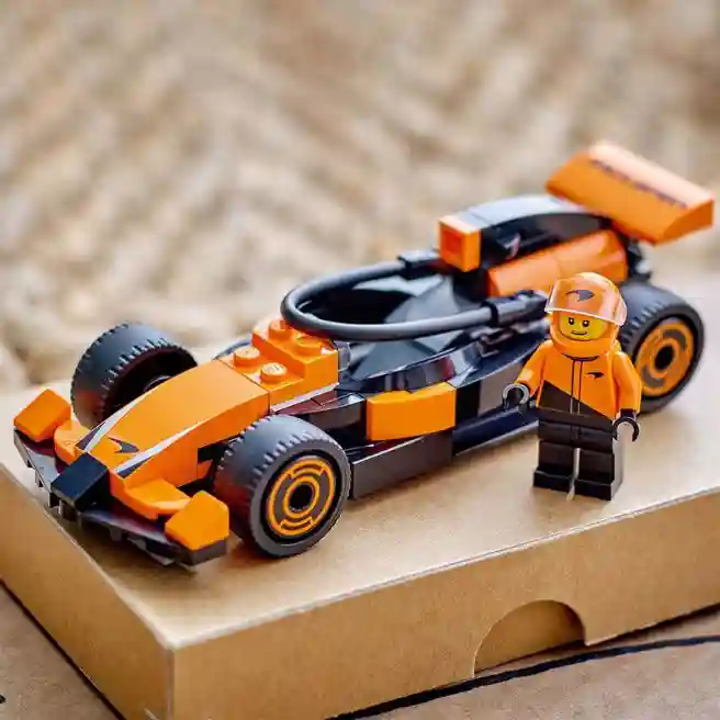 Конструктор LEGO City Пилот F1 на гоночном автомобиле McLaren, арт. 60442