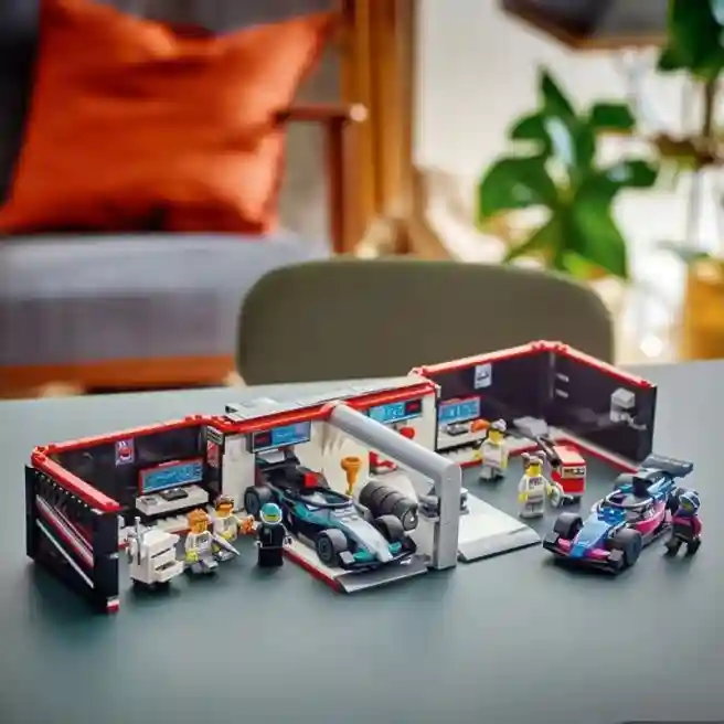 Конструктор LEGO City F1 Garage и автомобили Mercedes-AMG и Alpine, арт. 60444