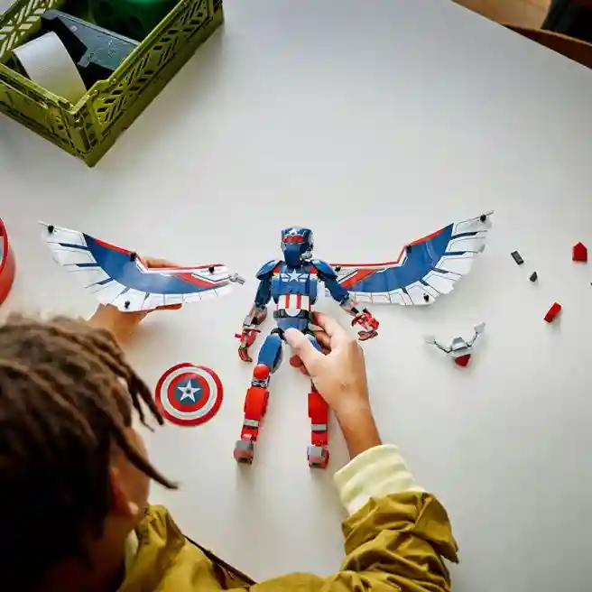 Constructor LEGO Marvel Noua figură Căpitanul America, art. 76296