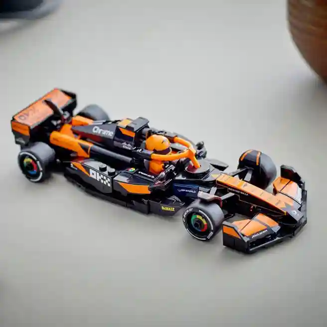 Конструктор LEGO Speed Champions Гоночный автомобиль McLaren F1 Team MCL38, арт  77251