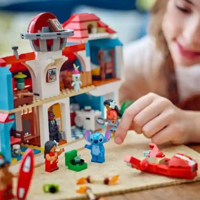 Constructor LEGO Disney Lilo and Stitch Beach House, art.  43268