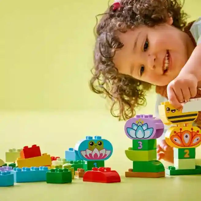 Constructor LEGO DUPLO Grădina creativă și flori, art. 10444