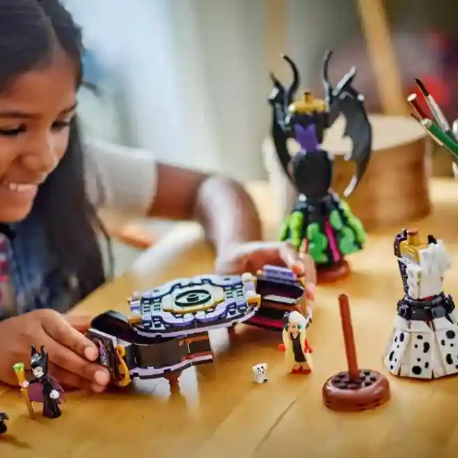 Конструктор LEGO Disney Платья Малефисенты и Круэллы Де Виль, арт  43262