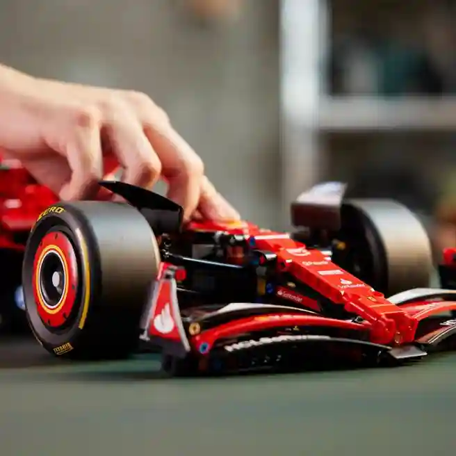 Конструктор LEGO Technic Ferrari SF-24 F1, арт  42207