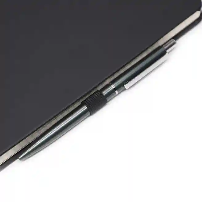 Agendă nedatată A5 pătrățele 96 foi IDEE copertă tare cu elastic INTENSE GREY