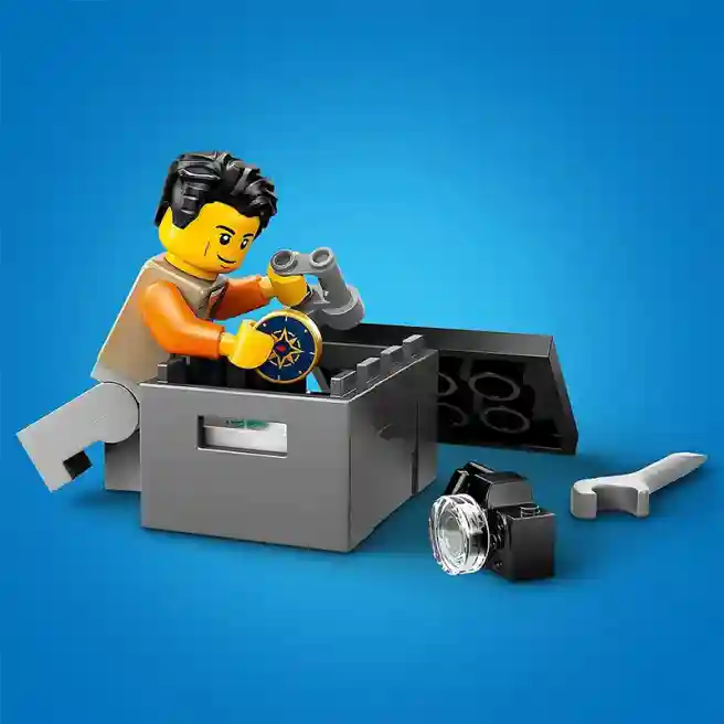 Constructor LEGO City Camion de munte offroad 4x4, art. 60447
