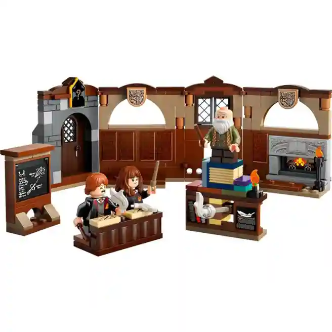 Constructor LEGO Harry Potter Castelul Hogwarts: Clasa de farmece, art. 76442