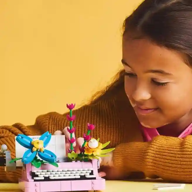 Конструктор LEGO Creator Пишущая машинка с цветами, арт. 31169