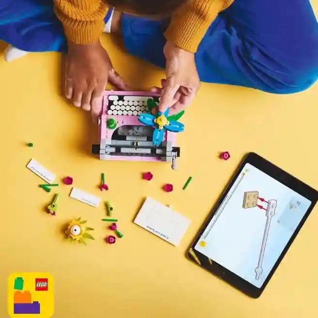 Конструктор LEGO Creator Пишущая машинка с цветами, арт. 31169