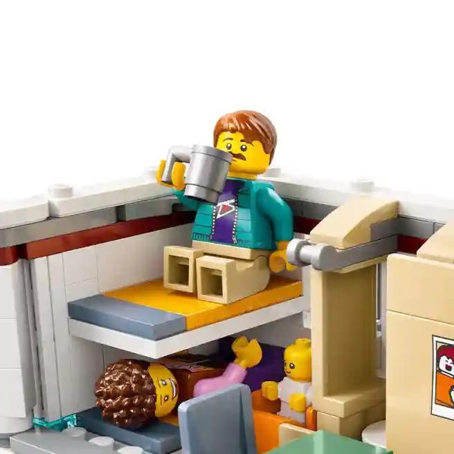 Constructor LEGO City Autocaravană de aventură pentru vacanțe în camping, art. 60454