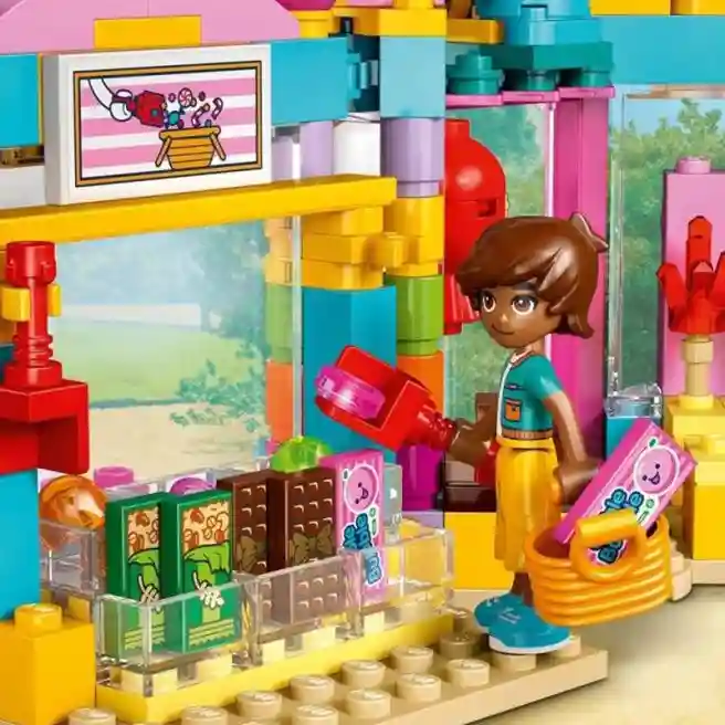 Constructor LEGO Friends Magazin de bomboane din Heartlake City, art. 42649