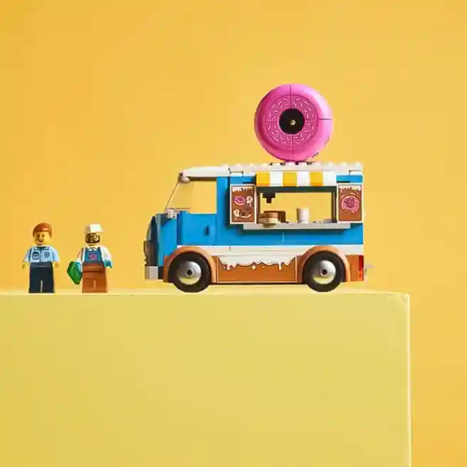 Конструктор LEGO City Грузовик с пончиками, арт. 60452