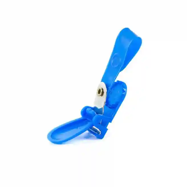 Clips pentru ecusoane, din plastic