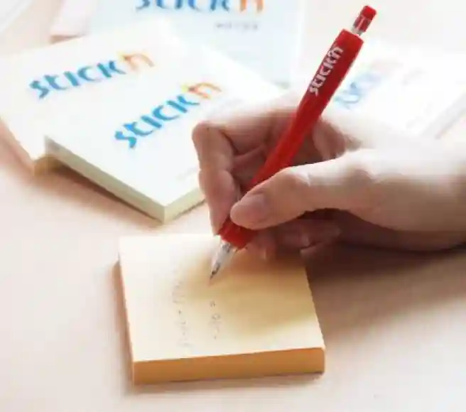 Bloc de hârtie pentru notițe STICKn, 76x76, galben, 100 file