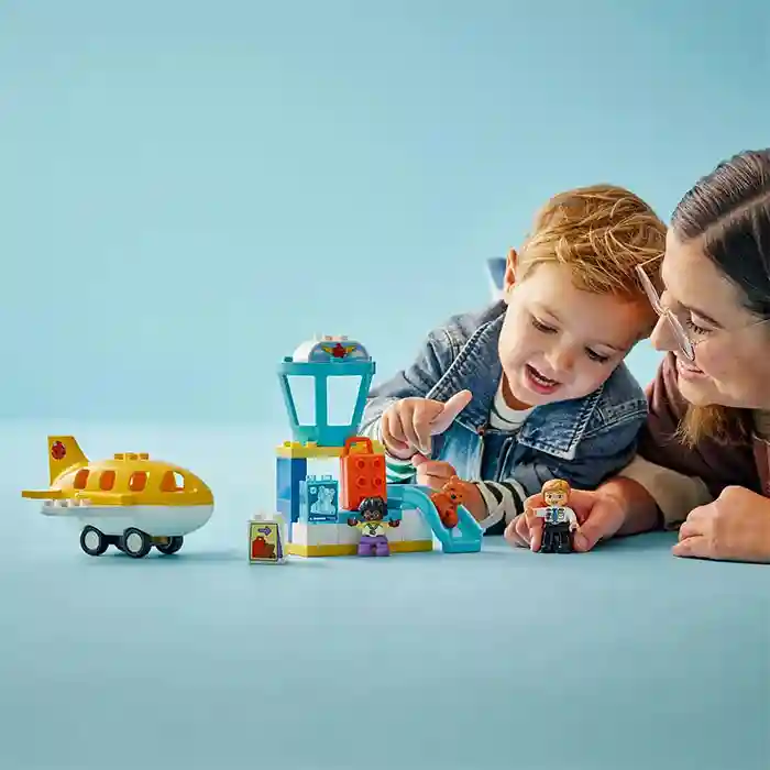 Constructor LEGO Duplo First Time at the Airport, art. 10443