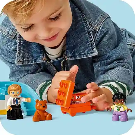 Constructor LEGO Duplo First Time at the Airport, art. 10443