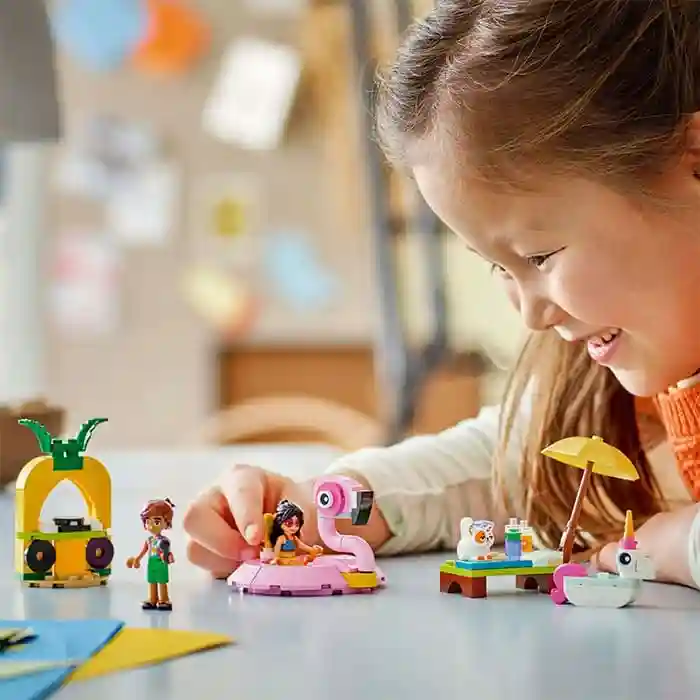 Constructor LEGO Friends Unicorn & Flamingo Pool Party, art. 42658