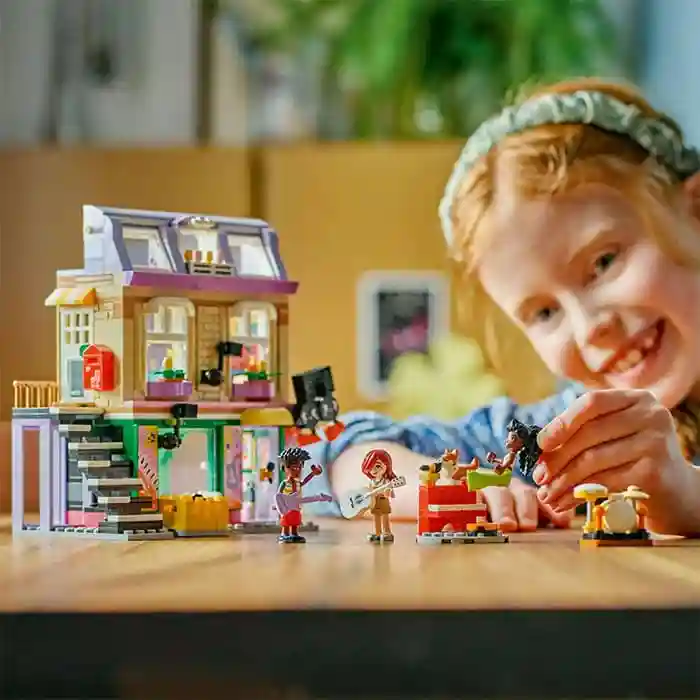 Constructor LEGO Friends Music Store & Apartment, art. 42653