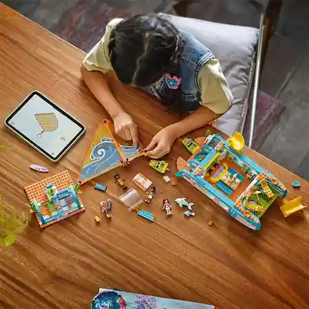 Конструктор LEGO Friends Путешествие на лодке, арт. 42664