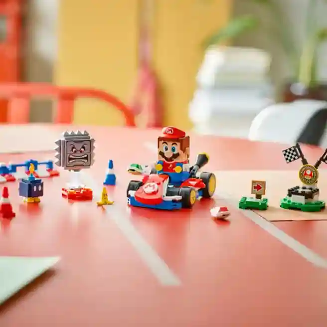 Конструктор LEGO Super Mario Mario Kart - Интерактивный Mario и стандартный карт, арт. 72043