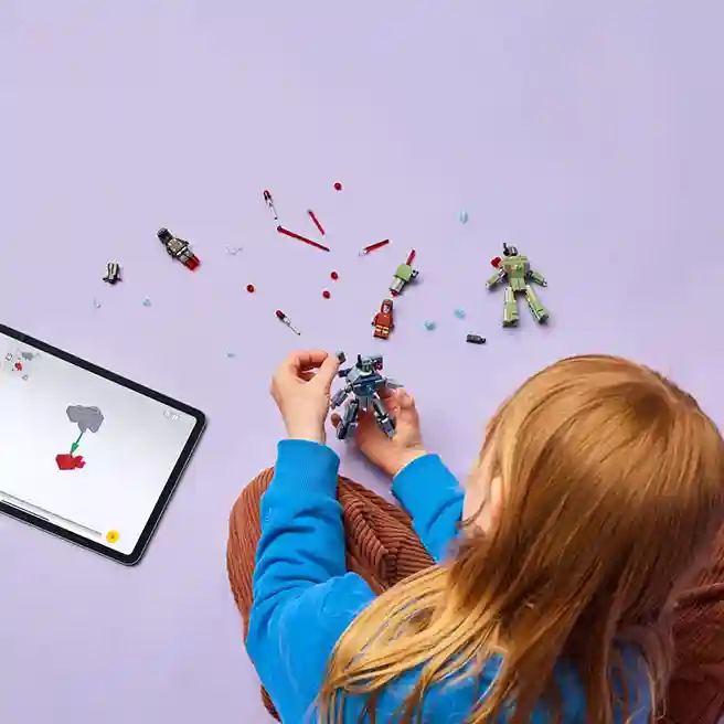 Constructor LEGO Marvel Iron Man și Mașină de Război vs. Drone Ciocan, art. 76320