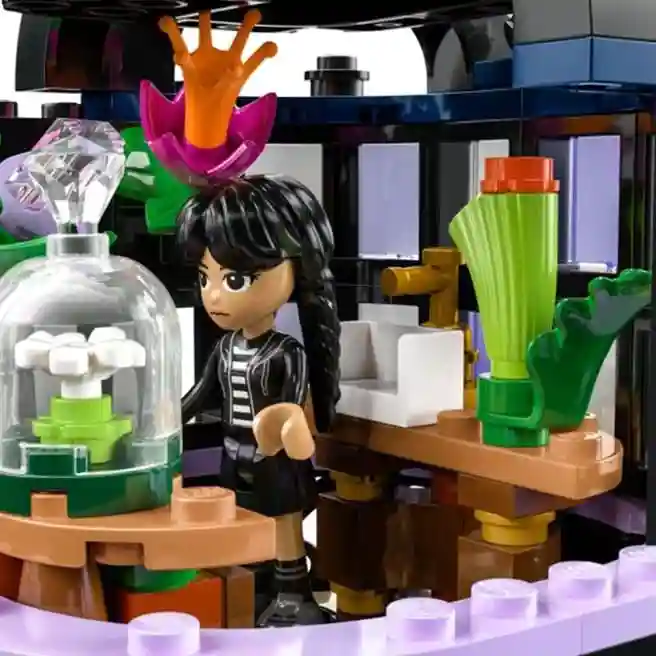 Constructor LEGO Wednesday Black Dahlia, art. 76784