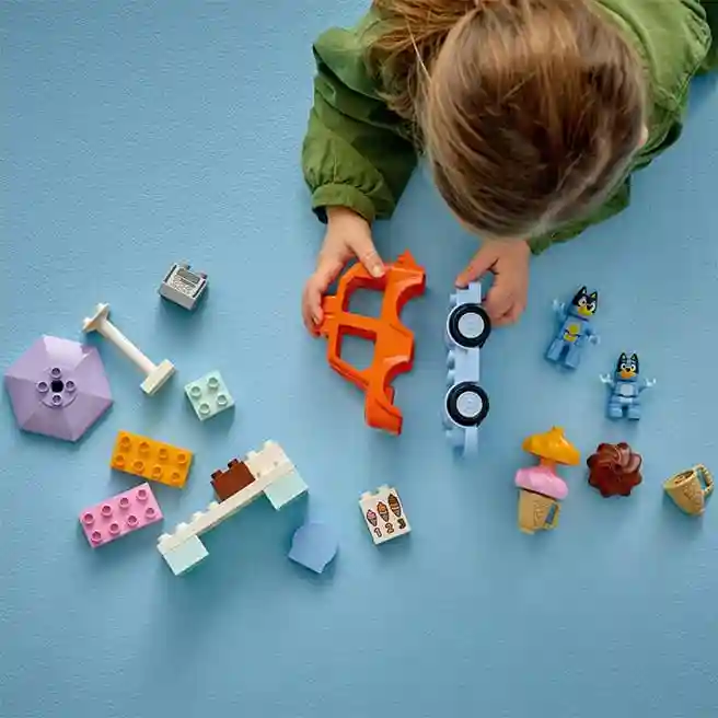 Constructor LEGO DUPLO Excursia la înghețată a lui Bluey, art. 10458