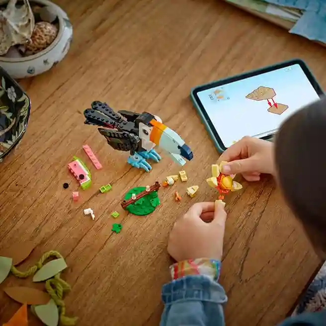 Constructor LEGO Creator Faună sălbatică: Tucan tropical, art. 31173