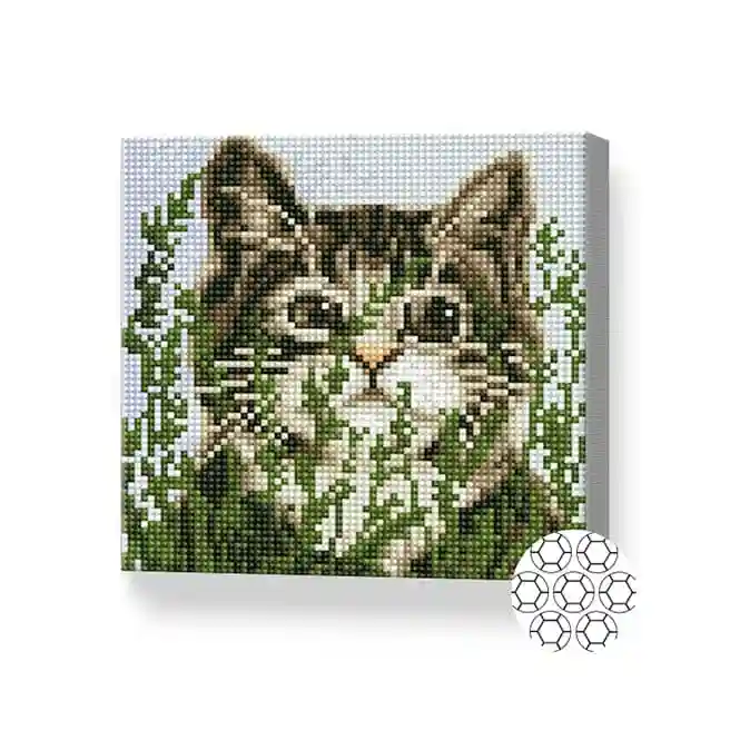 Котик среди травы, 20x20 см, алмазная мозаика