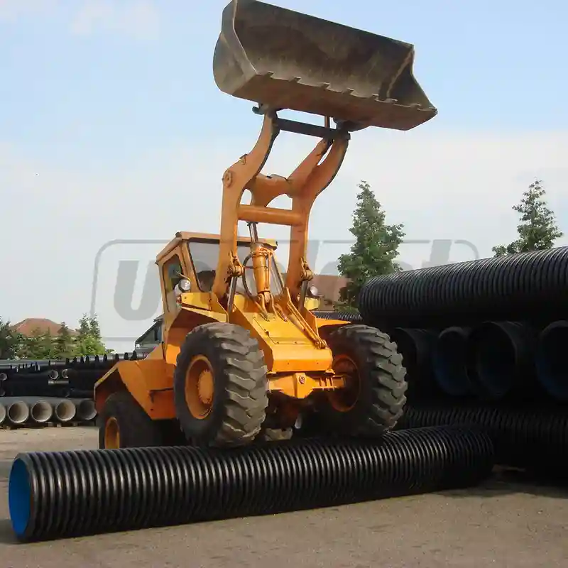Труба гофрированная канализационная HDPE SN8 OD.1000 (850) с раструбом и манжетой L=6 м