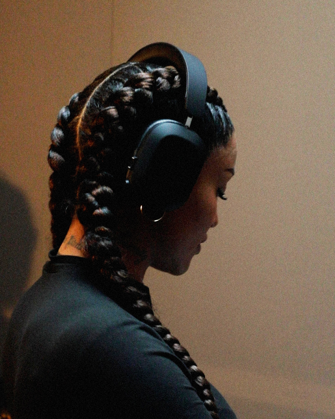 MONDO Over-Ear Black