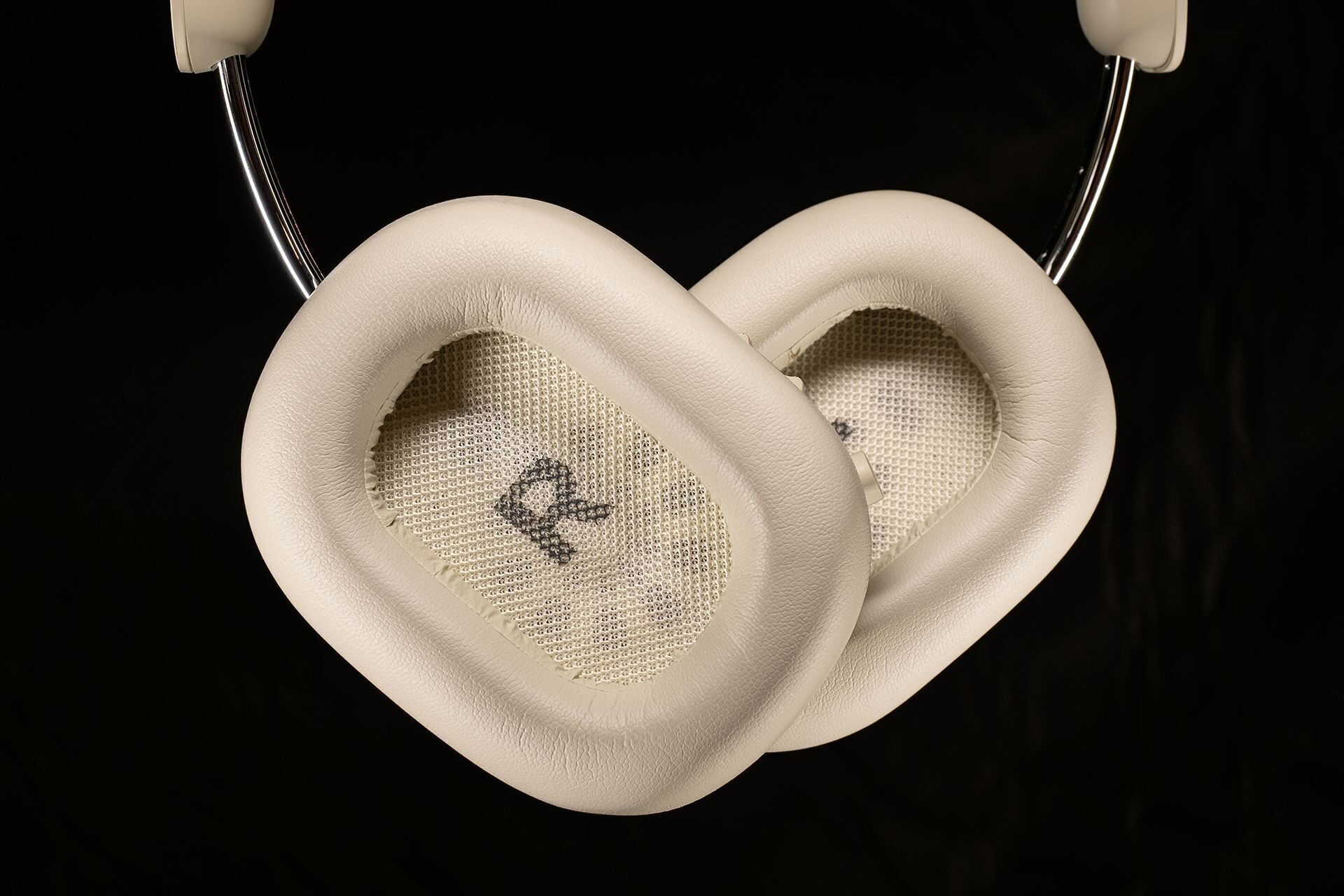 MONDO Over-Ear Greige