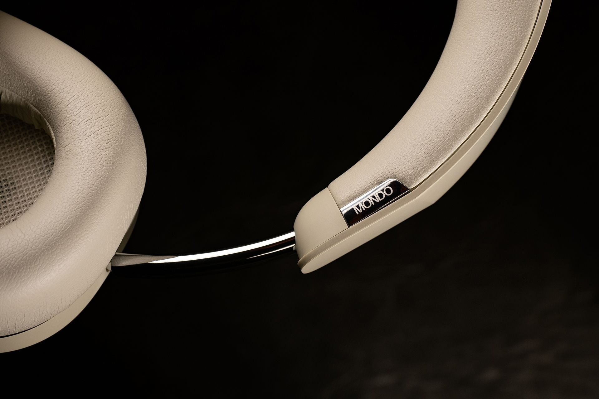 MONDO Over-Ear Greige
