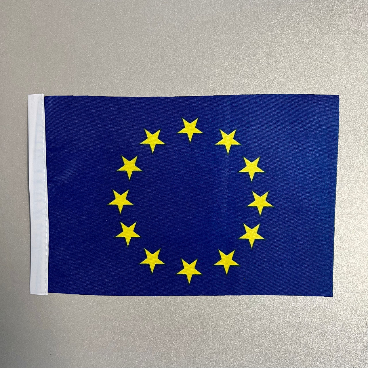 Flag-stegulet pt auto cu suport + ventuza UE (8782)