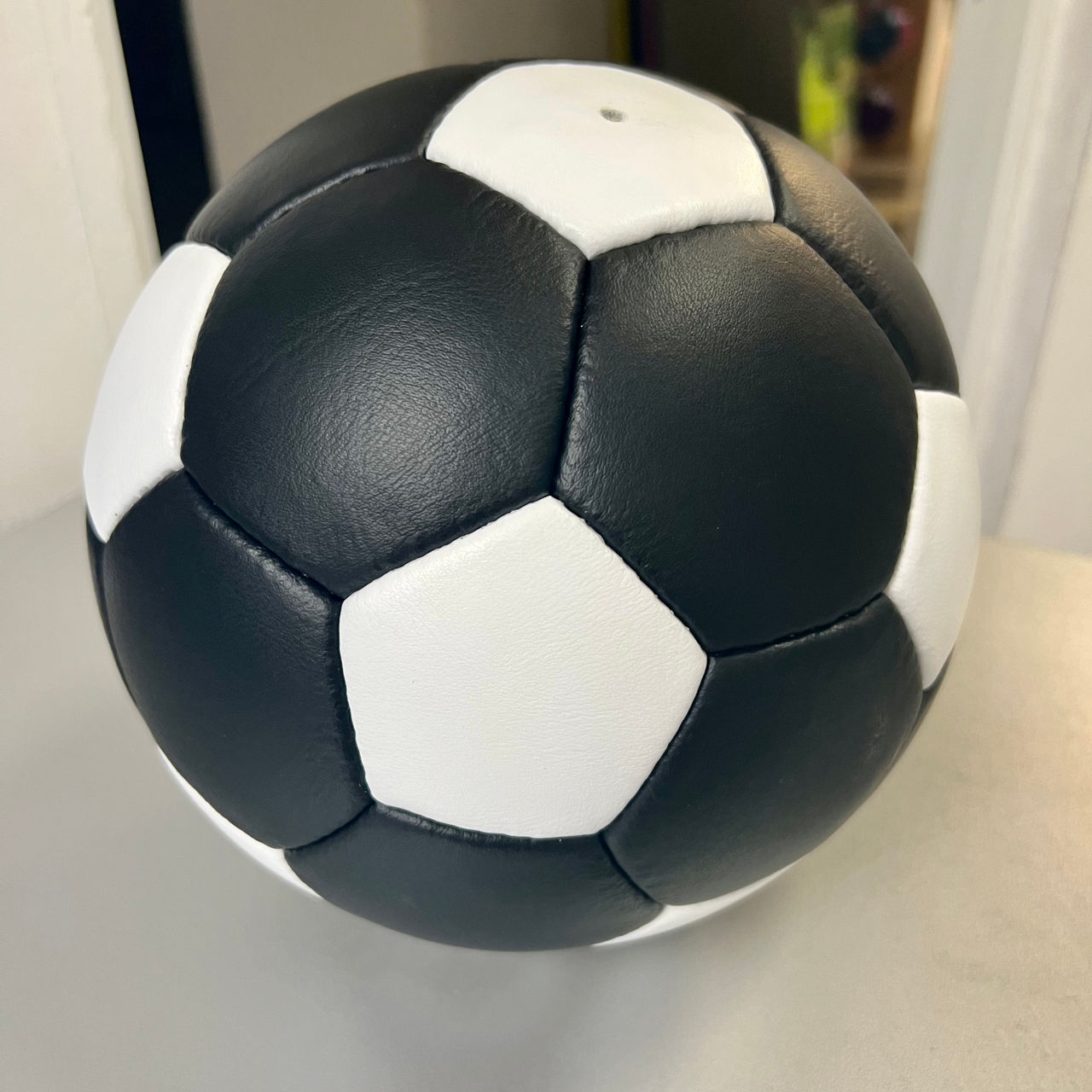 Minge fotbal din piele №5 Classic PRO black (7303)