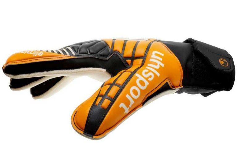 Manusi fotbal portar m.7.5 Uhlsport Soft Advanced 101103401 (7928)