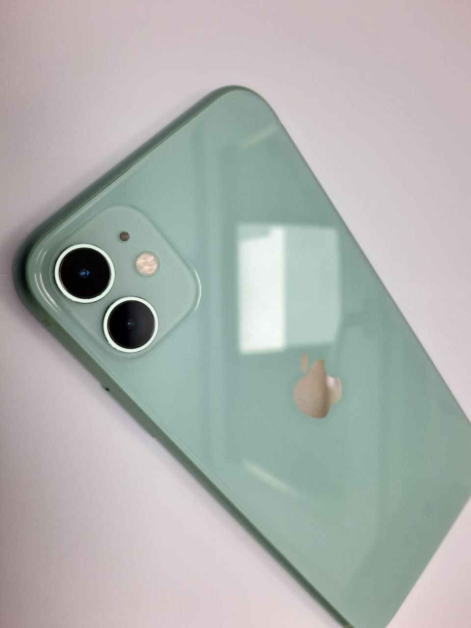 Apple iPhone 11 (64 Gb)