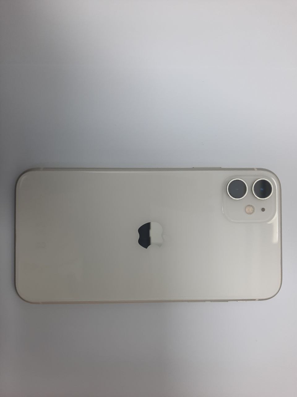 Apple iPhone 11 (64 Gb)