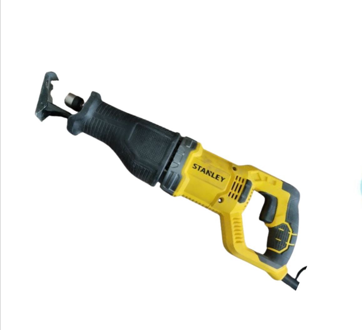 Fierăstrău Stanley SPT900