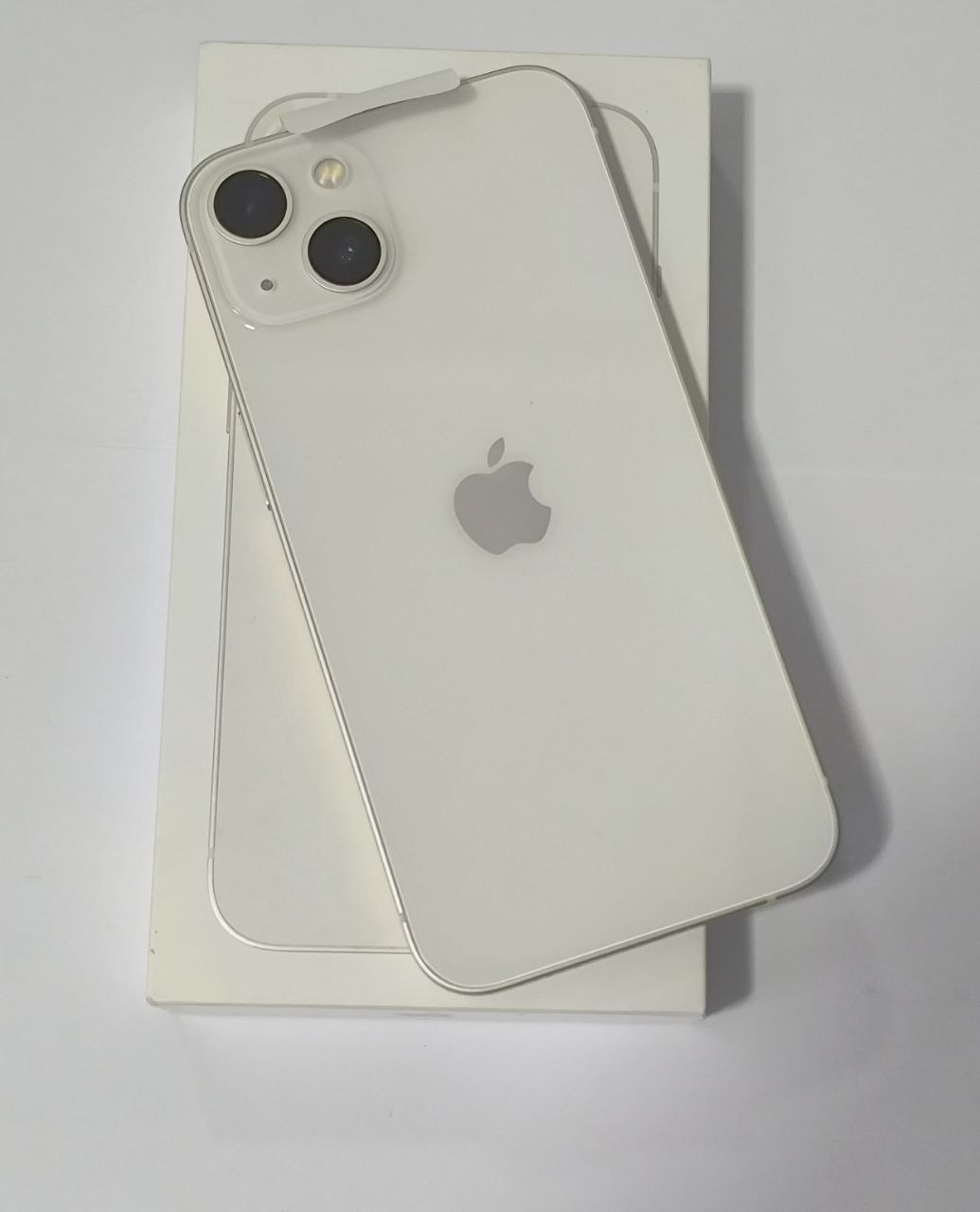 Apple iPhone 13  4 GB/ 128 GB/