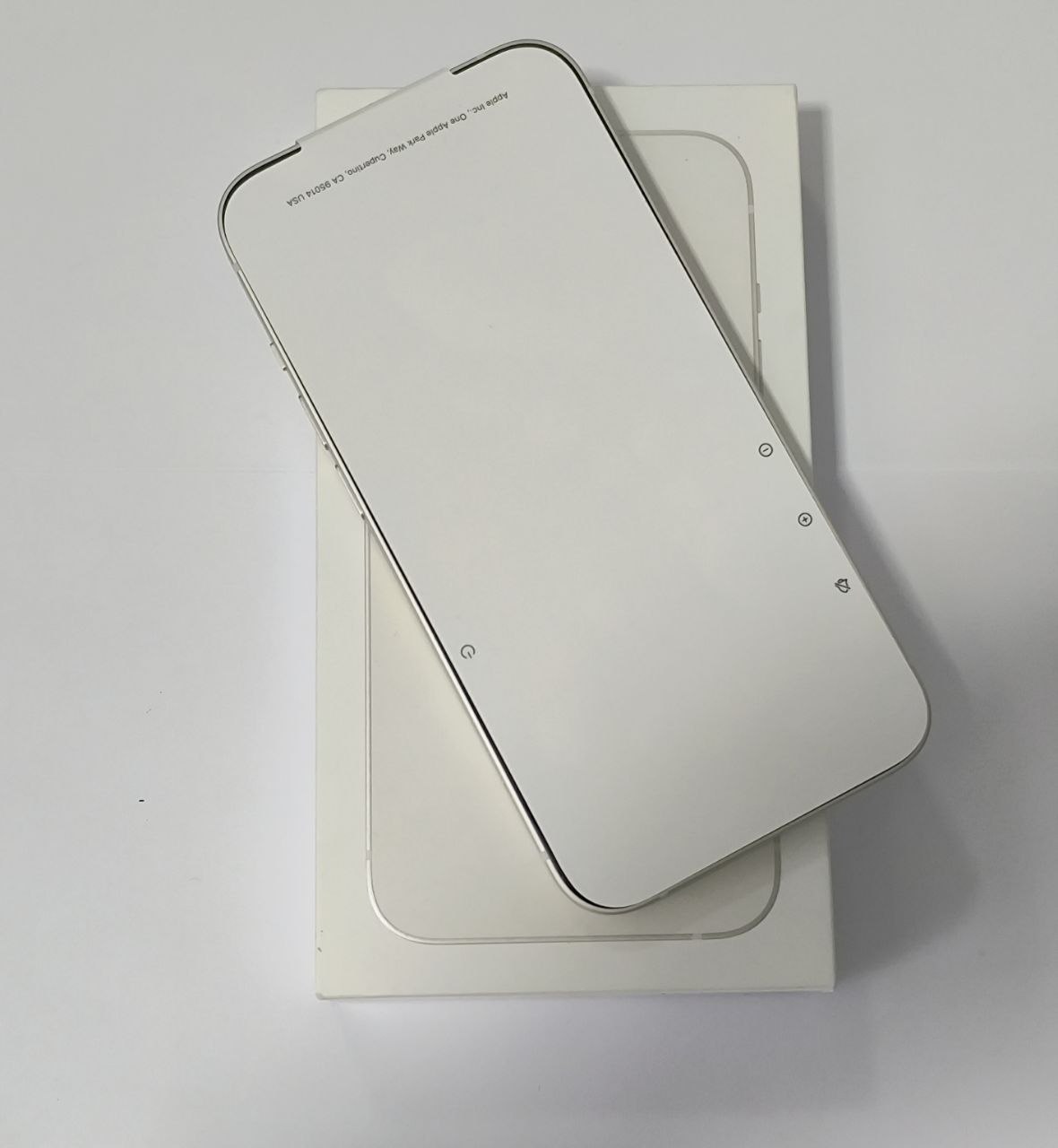 Apple iPhone 13  4 GB/ 128 GB/