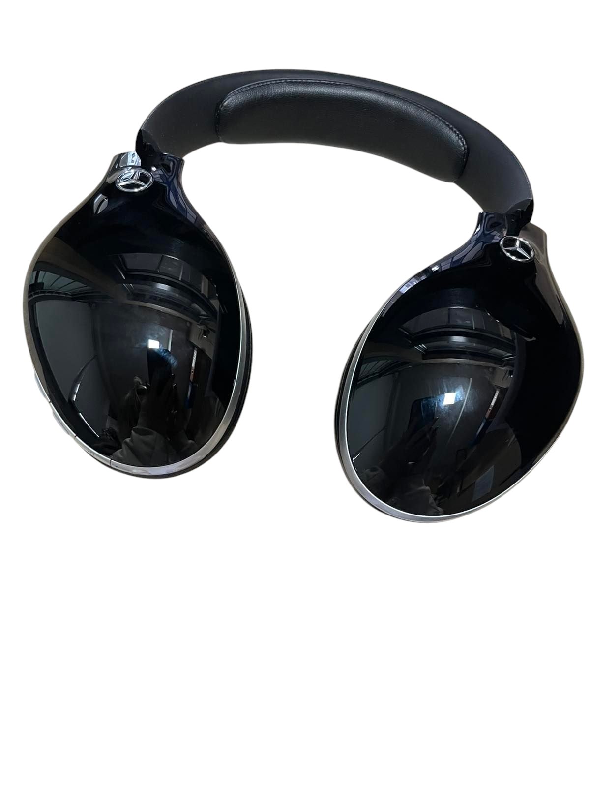 Over-Ear Headphones with Noise Cancelling